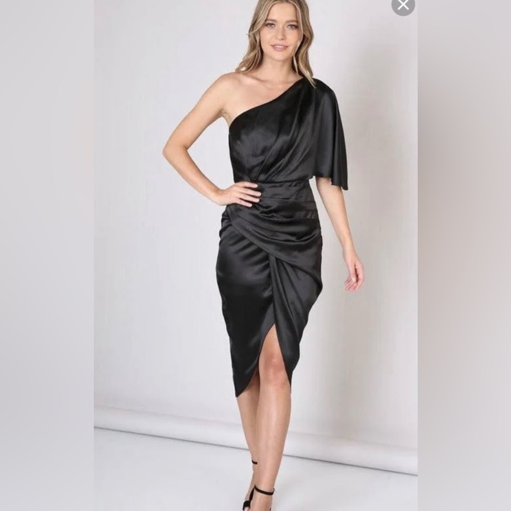 DO+BE Black One-Shoulder Dress